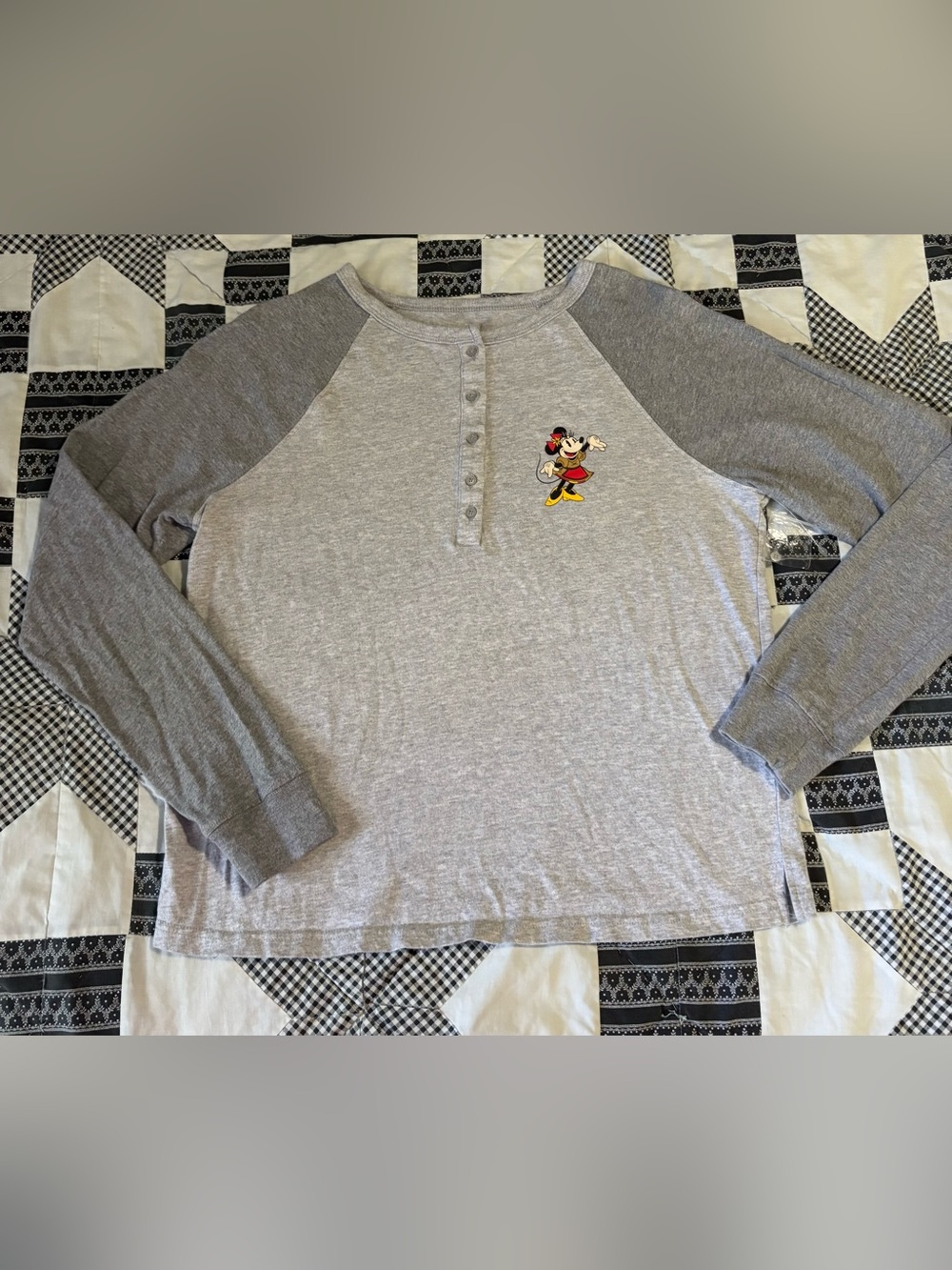 NWOT Disney Parks EPCOT Germany Raglan Baseball Tee Minnie Mouse Deutschland S